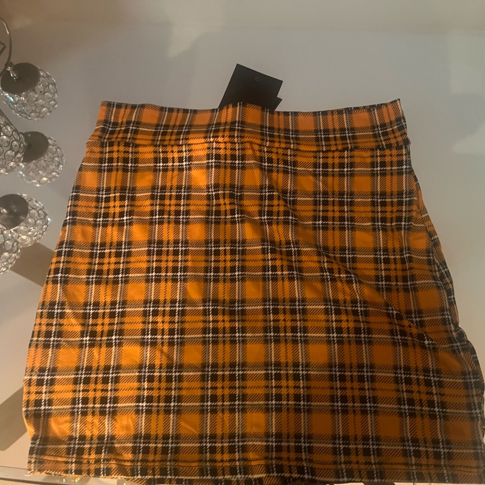 Vero Moda Women's Plaid Skirt - Orange and Black - Picture 2 of 2